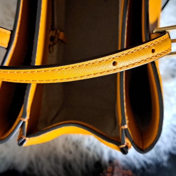 Tory Burch Emerson Satchel EUC - Picture 15 of 16